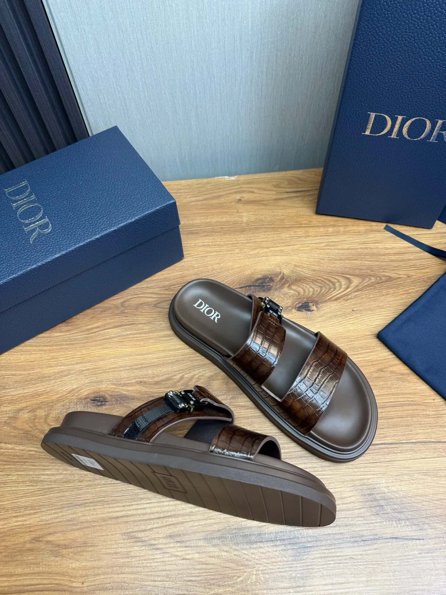 Men's shoes 300💰 Dior. Men's slippers🩴 Official website 1:1 production 38-45 size 45 46 🉑️Customized original material shipped✅